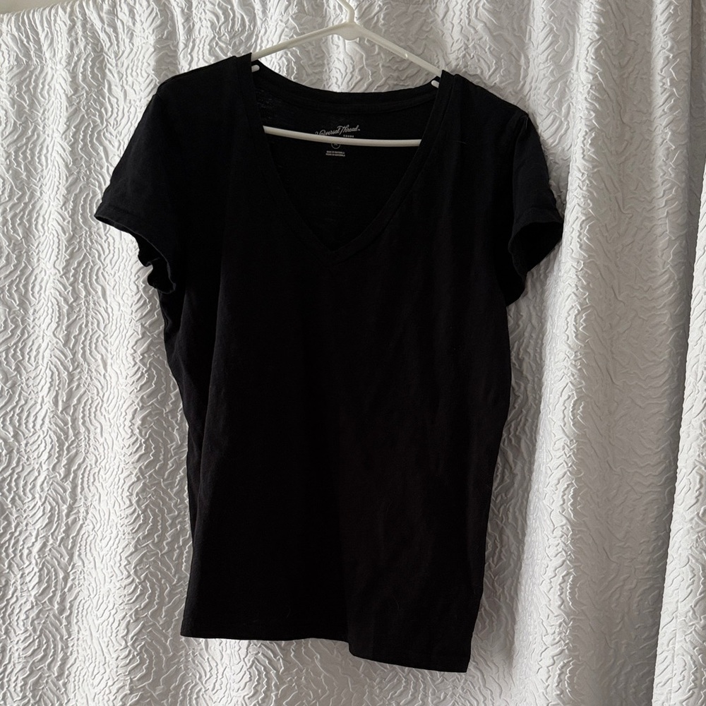 Universal Thread Classic Black V-Neck Tee